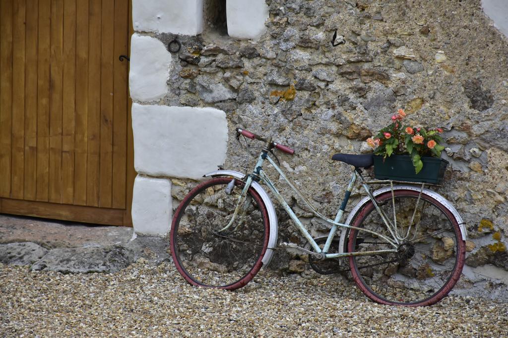 Bed and Breakfast La Tale Chahaignes Exterior foto